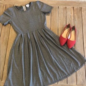 Women’s LuLaRoe Amelia